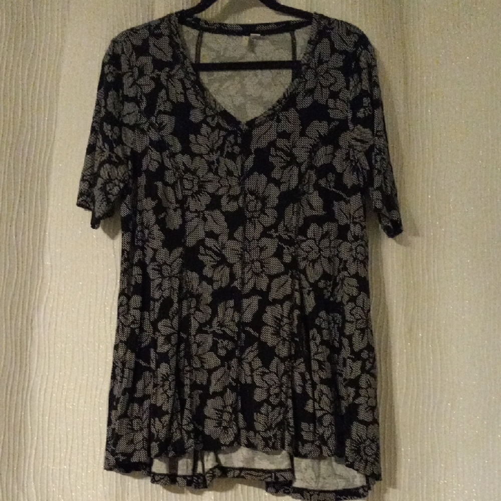 Black Floral V-Neck Tunic Top